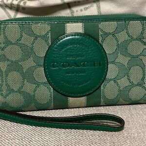 Coach Green and Cream Signature Wristlet
